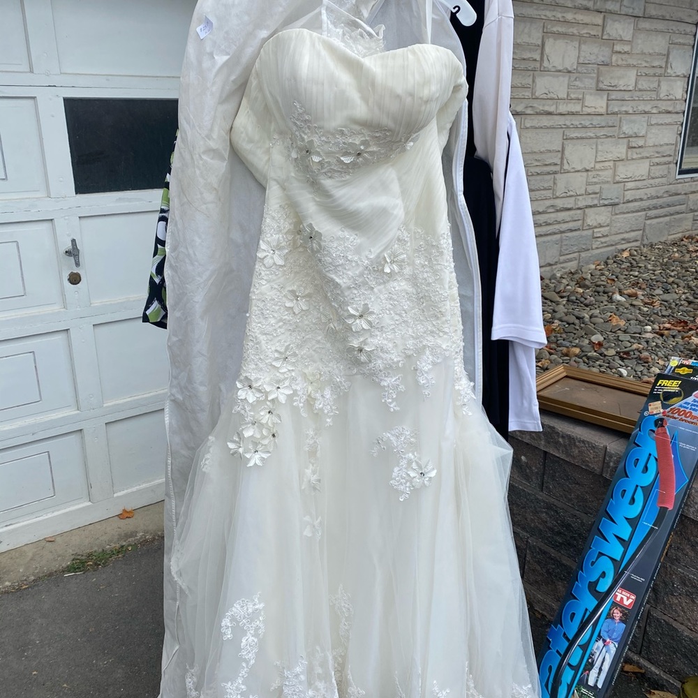 Wedding dress